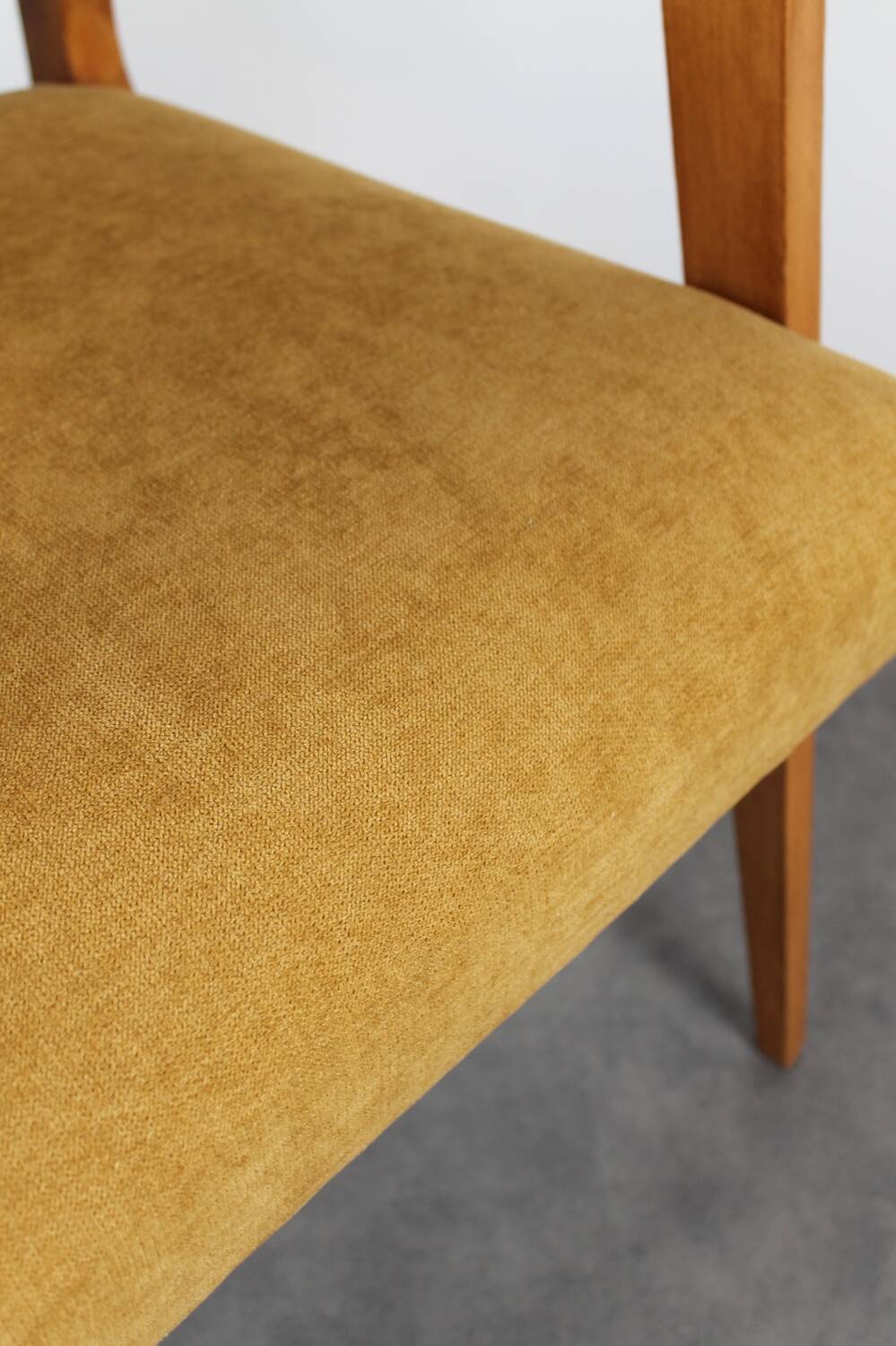 Fauteuil scandinave vintage velours jaune