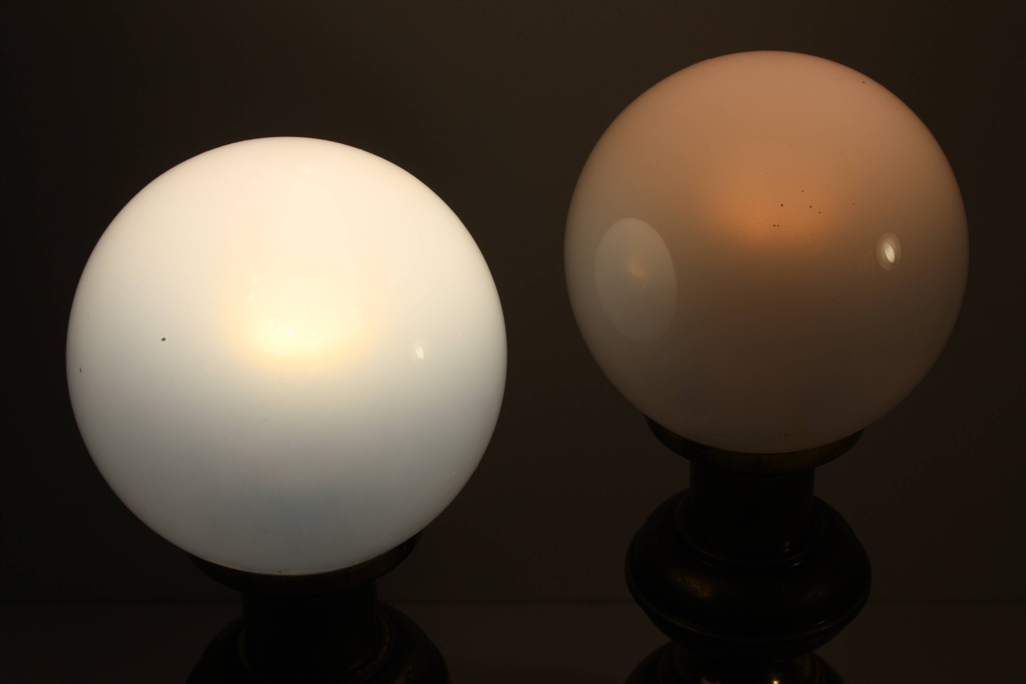 Paire de lampes de chevet en métal