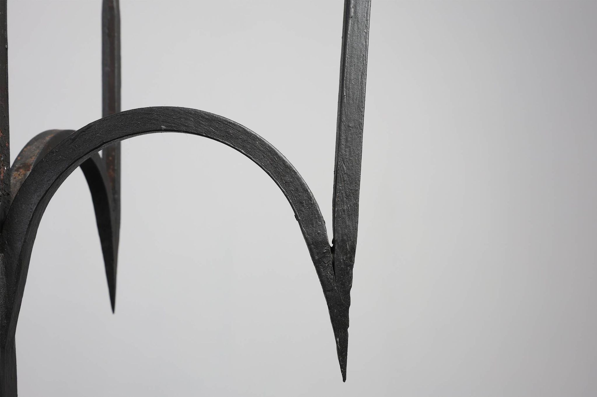 Candelabre en fer forgé néo-gothique, France, 19e siècle