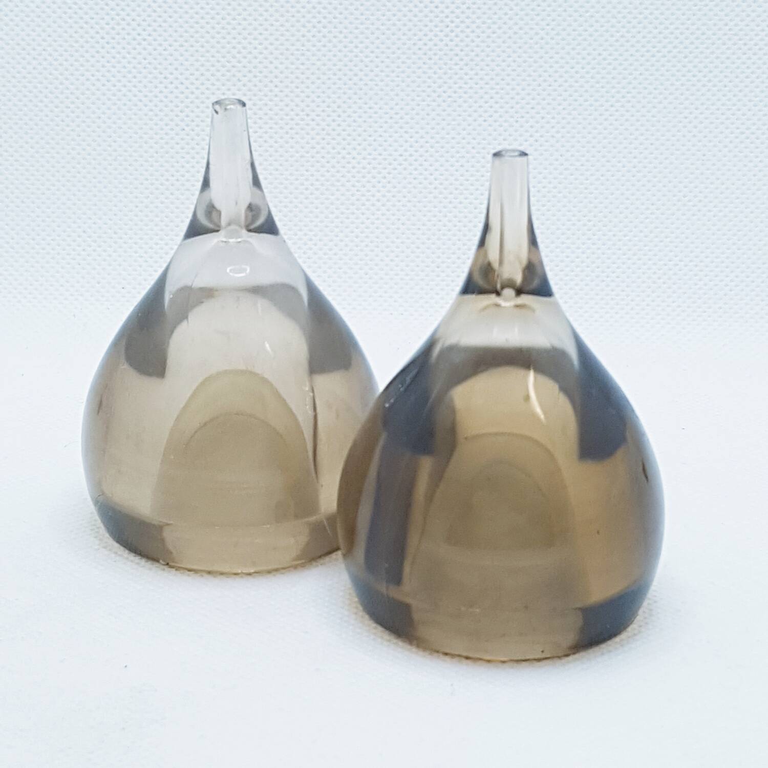 Salières et poivrières en forme de larme