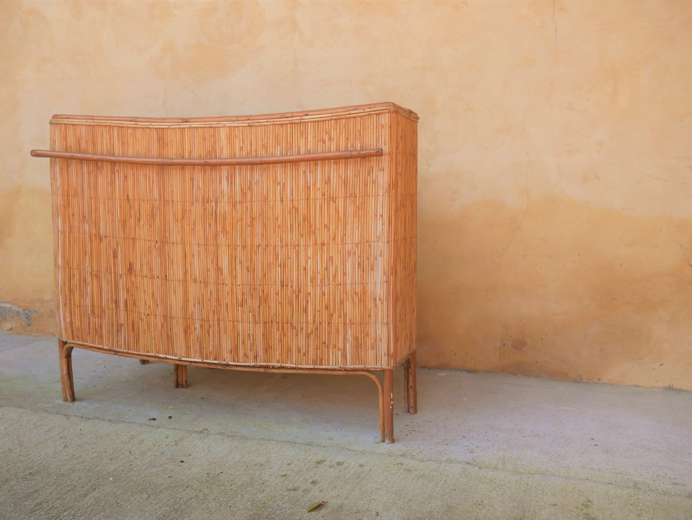 Rattan bar with 3 vintage stools