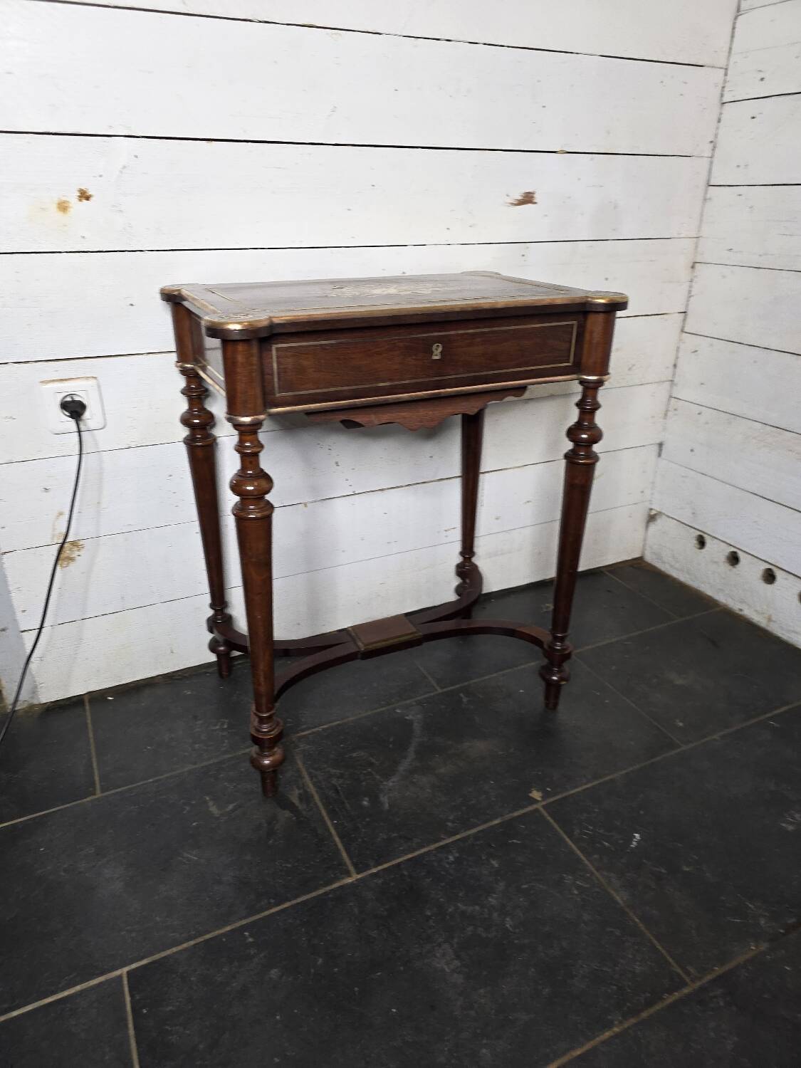 Napoleon III mahogany dressing table