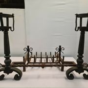 Paire de chenets / landiers en fonte pour la cheminée