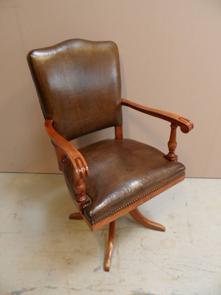 Chaise de bureau vintage en merisier et cuir