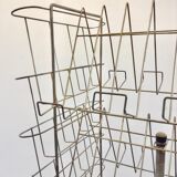 Magazine rack turnstile