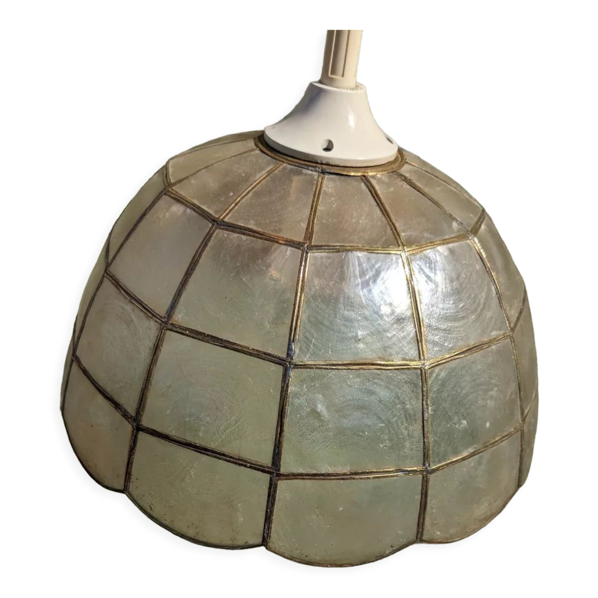 Mother-of-pearl and brass suspension