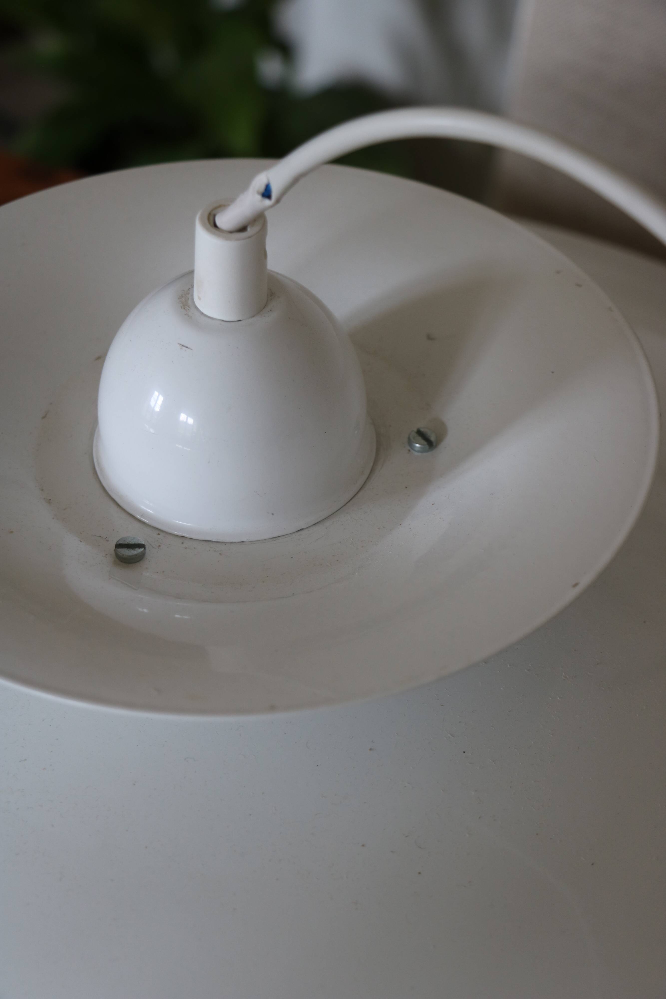 Suspension scandinave en métal blanc