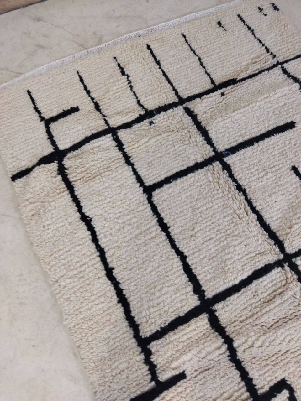 Handmade Moroccan Berber Rug 260 X 148CM