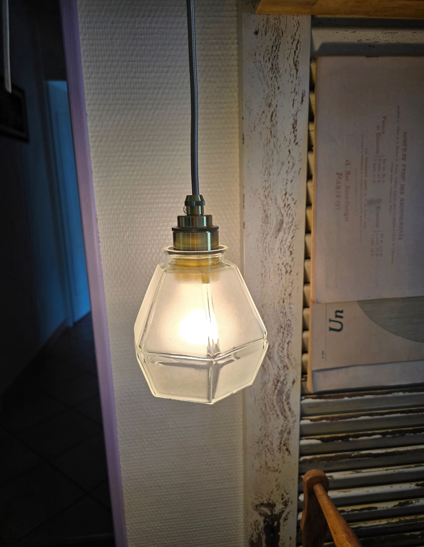 Frosted glass hexagonal suspension globe Art Deco