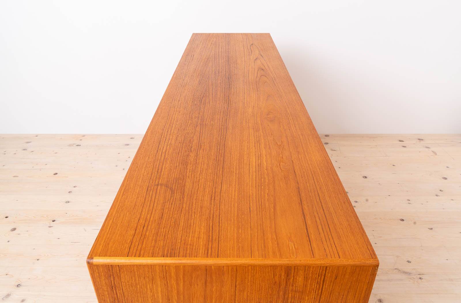 Teak buffet Bruksbo, timeless and modern Scandinavian design from the mid-century.