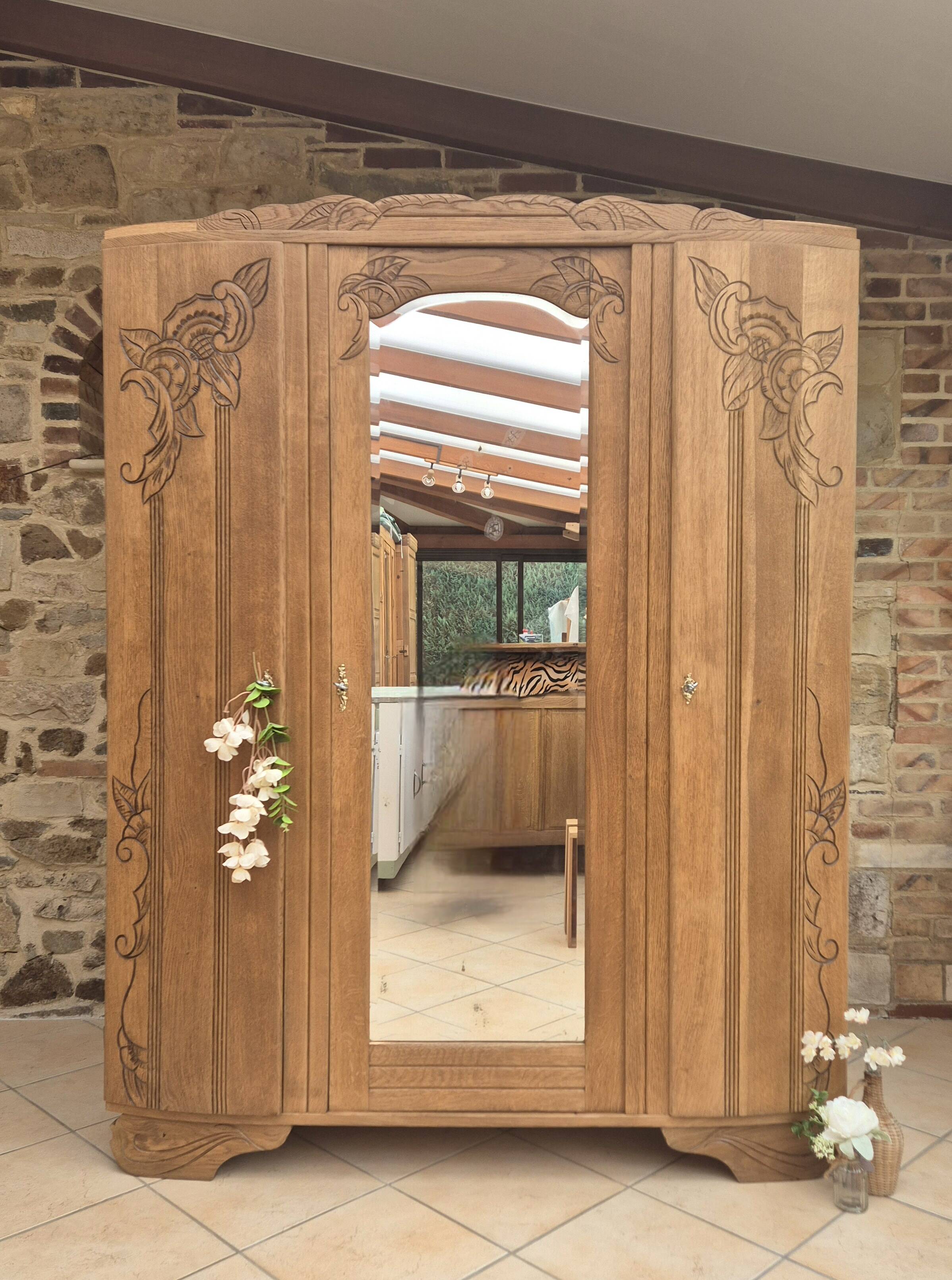 Art Deco cabinet