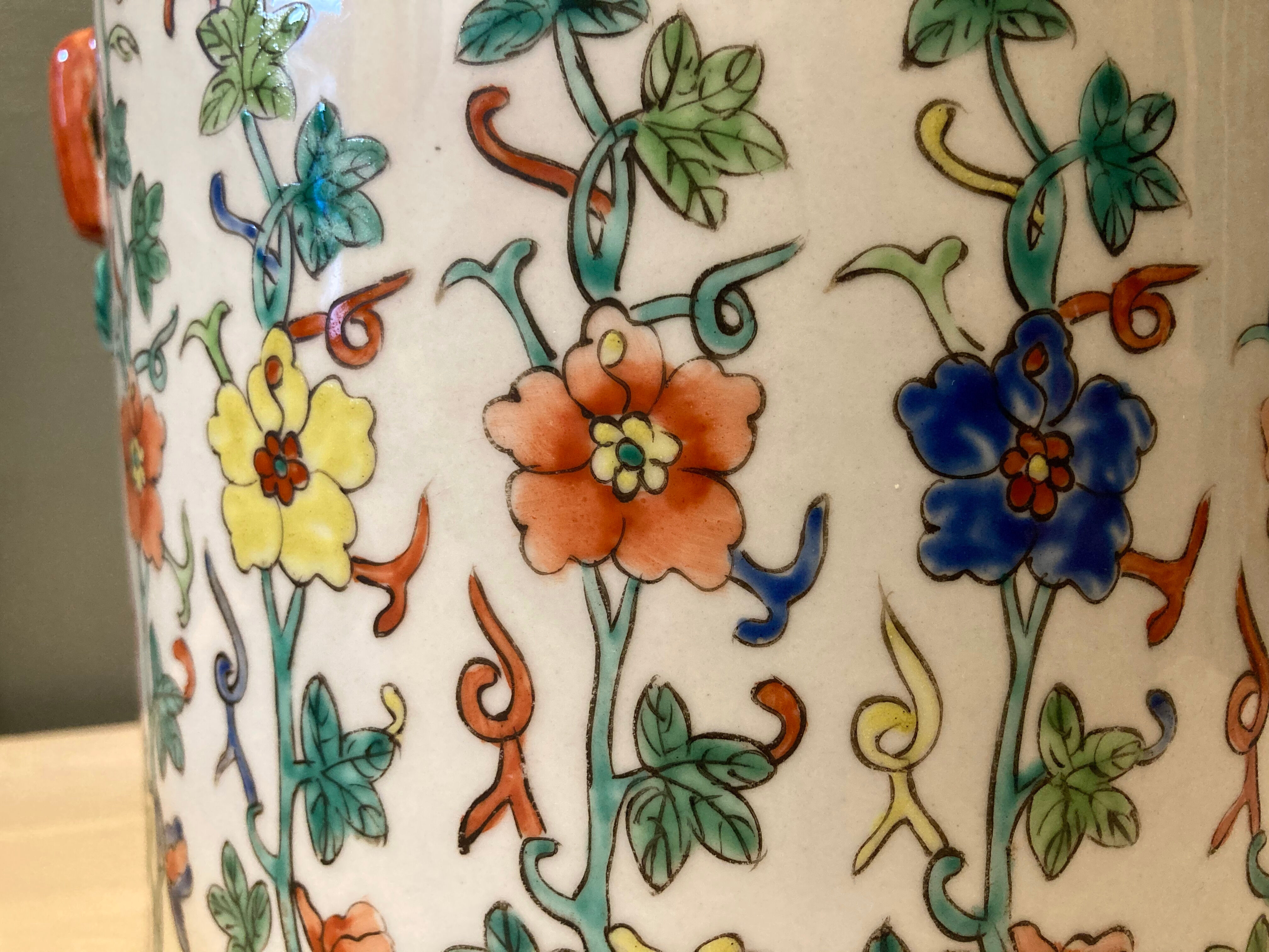Old porcelain pot says ginger