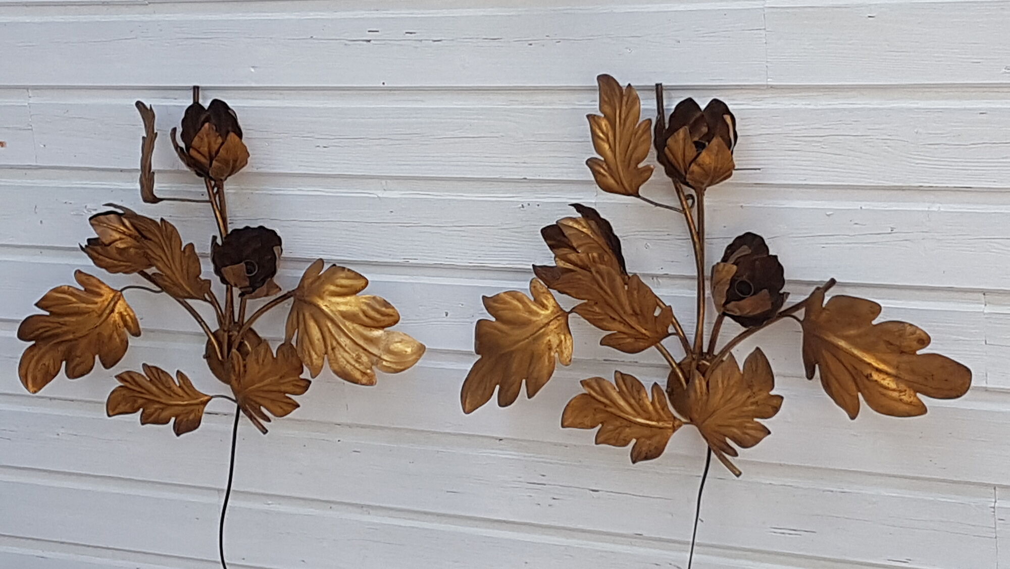 Paire d'appliques murales fleur feuillage en métal doré par Hans Kögl, 1970