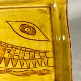 Square dish in molded and varnished earth