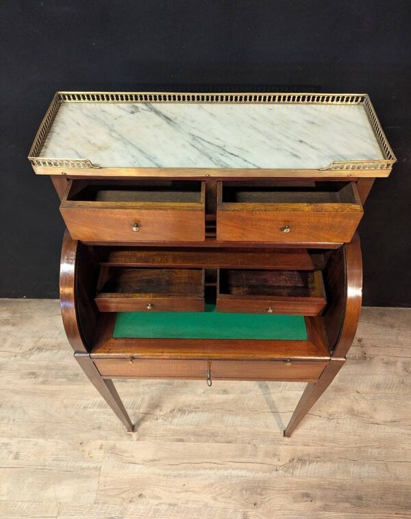 Bureau à cylindre de style Louis XVI en acajou