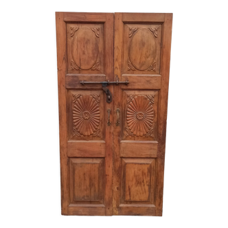 Porte ancienne en bois