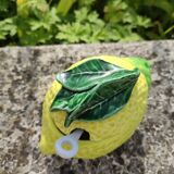Lemon-shaped slip pot