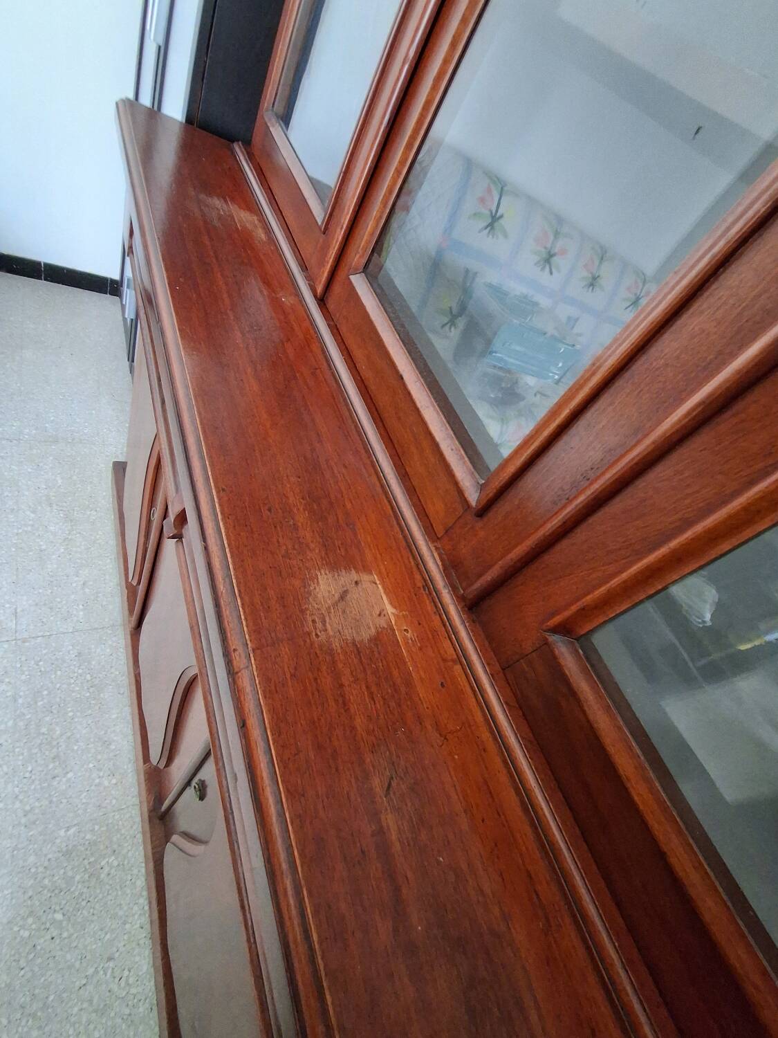 English display cabinet in mahogany