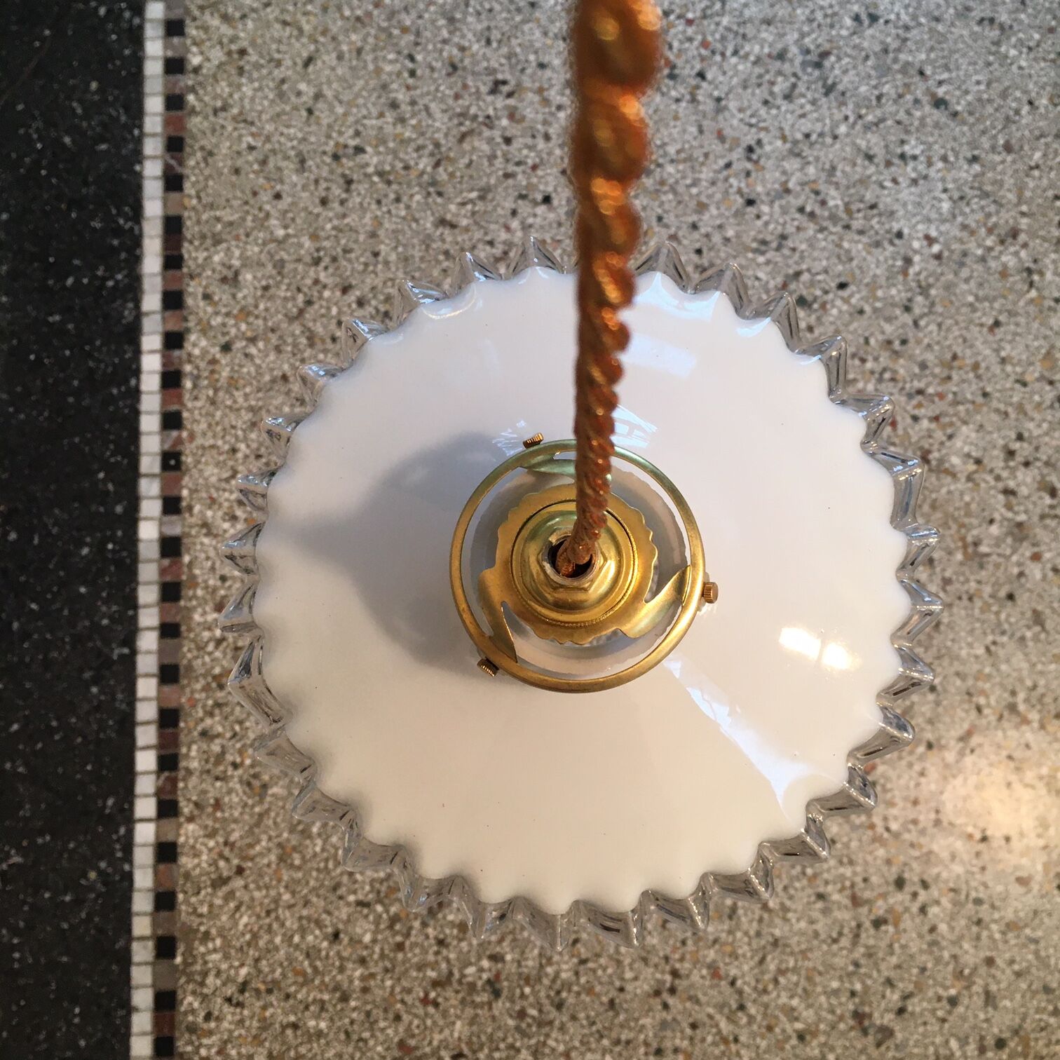 Pair of white opaline hanging with transparent serrated edges