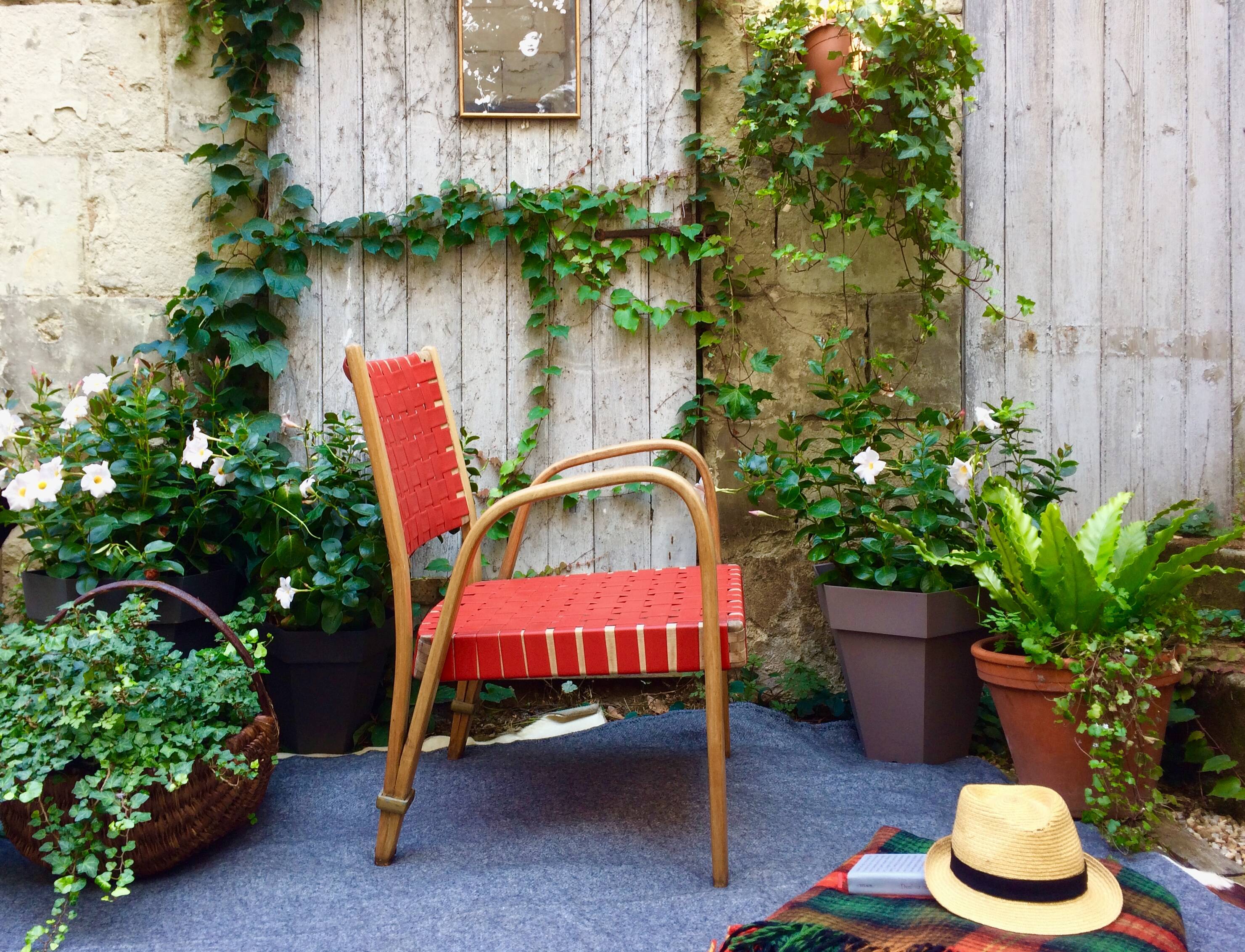 Bow Wood Steiner armchair red slats