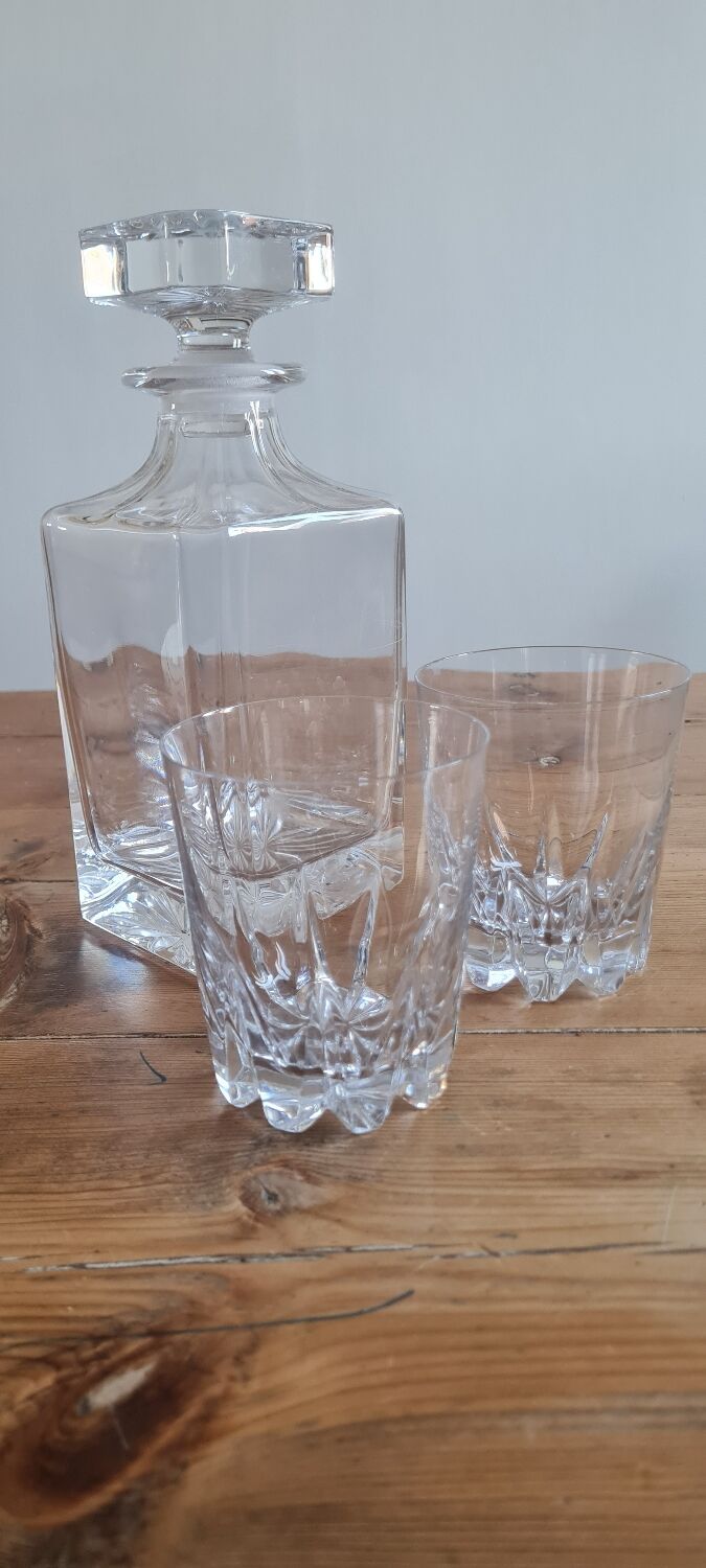 Crystal whisky decanter