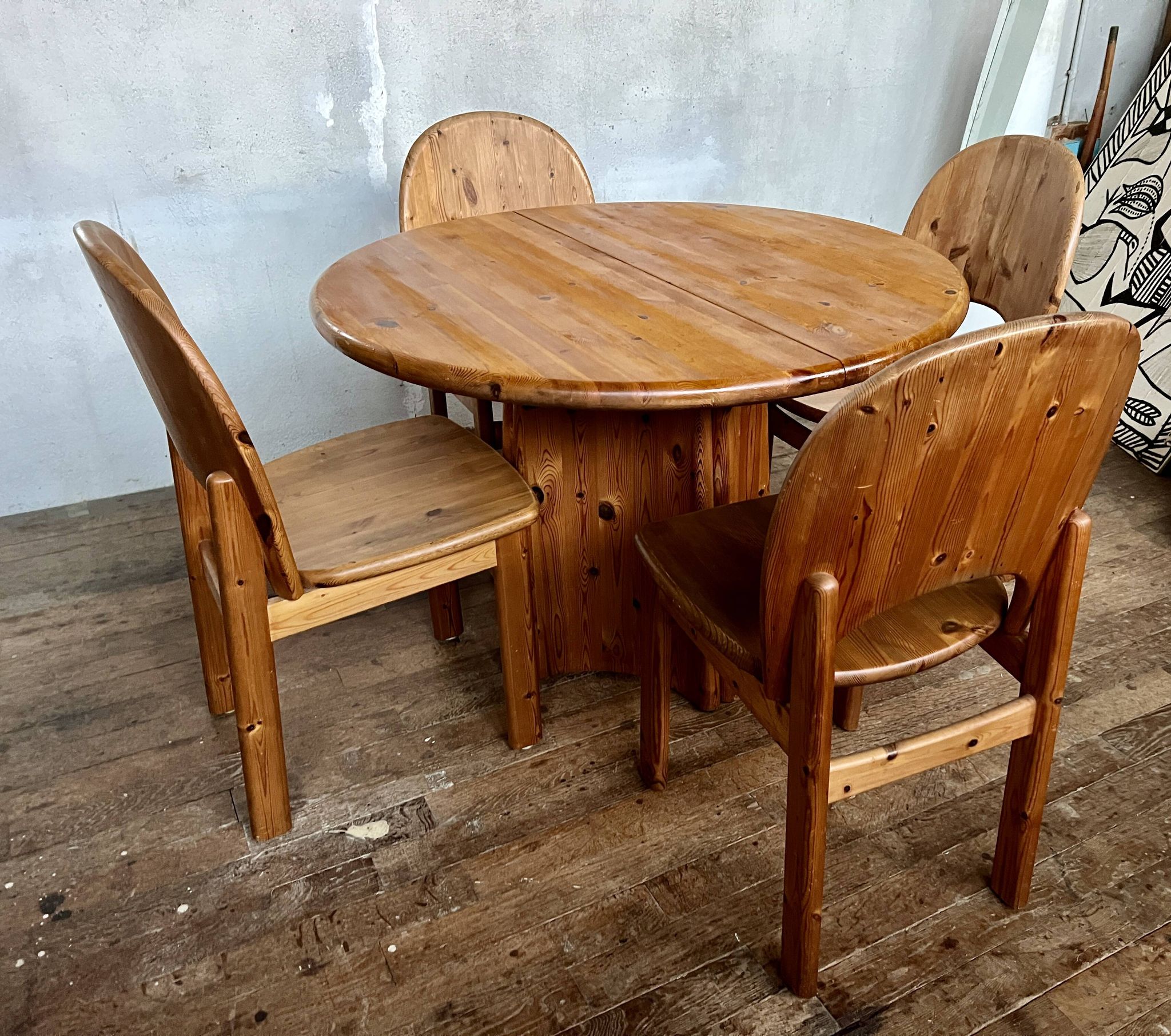 Large Scandinavian pine table - 6 chairs
