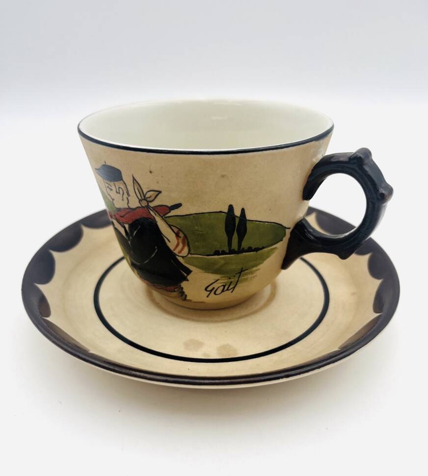 Tasse et sous-tasse basques signé Gaitaud R. Saint-Jean-de-Luz-637005