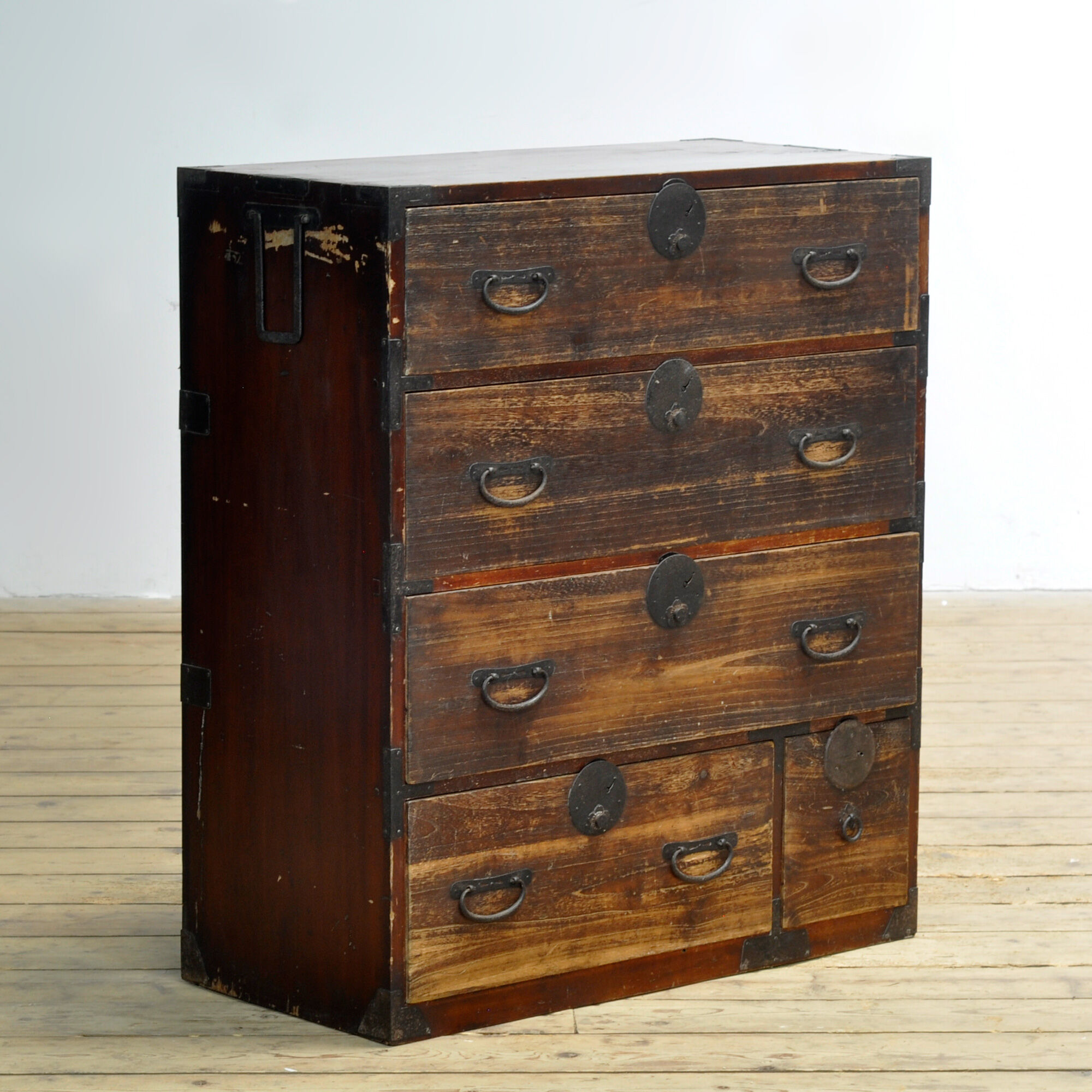 Commode Tansu japonaise, vers 1870