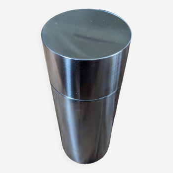 Cylinda line shaker in vintage stainless steel - design Arne Jacobsen for Stelton