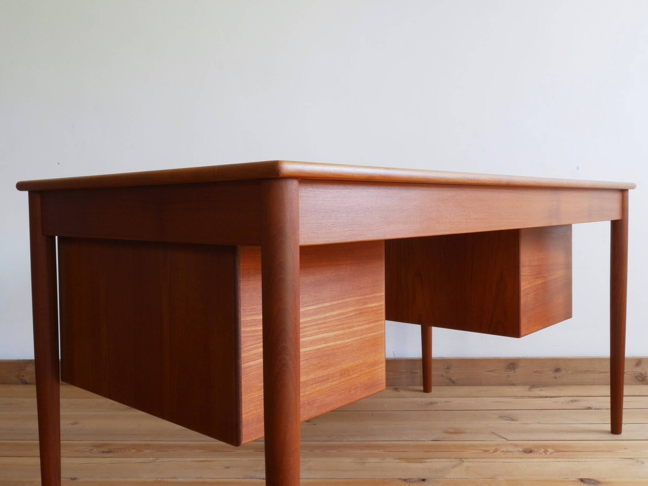 Danish Teak Desk by Børge Mogensen for Søborg Møbelfabrik, 1950s