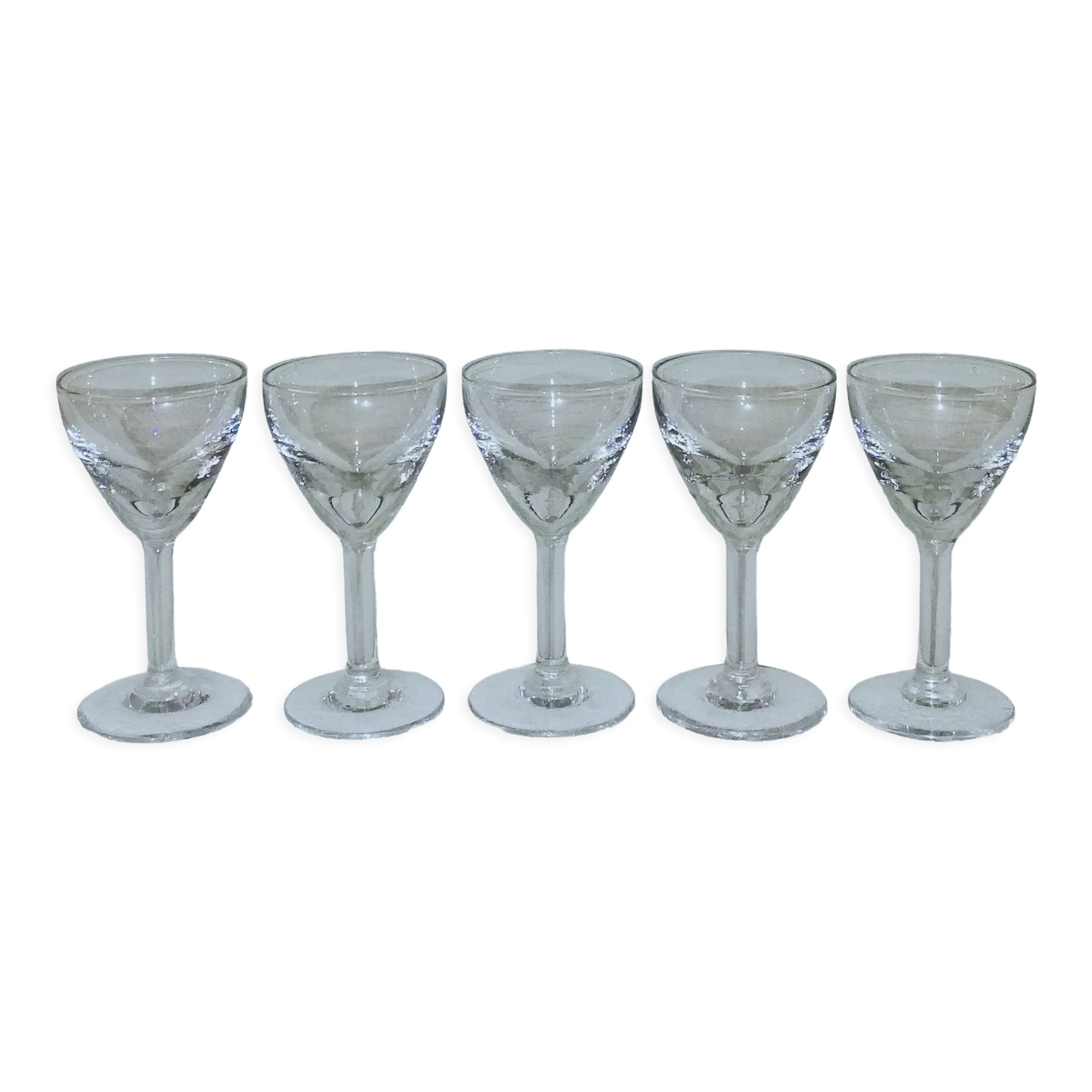 5 glasses of bistro for aperitif or digestive