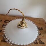 Serrated opaline suspension