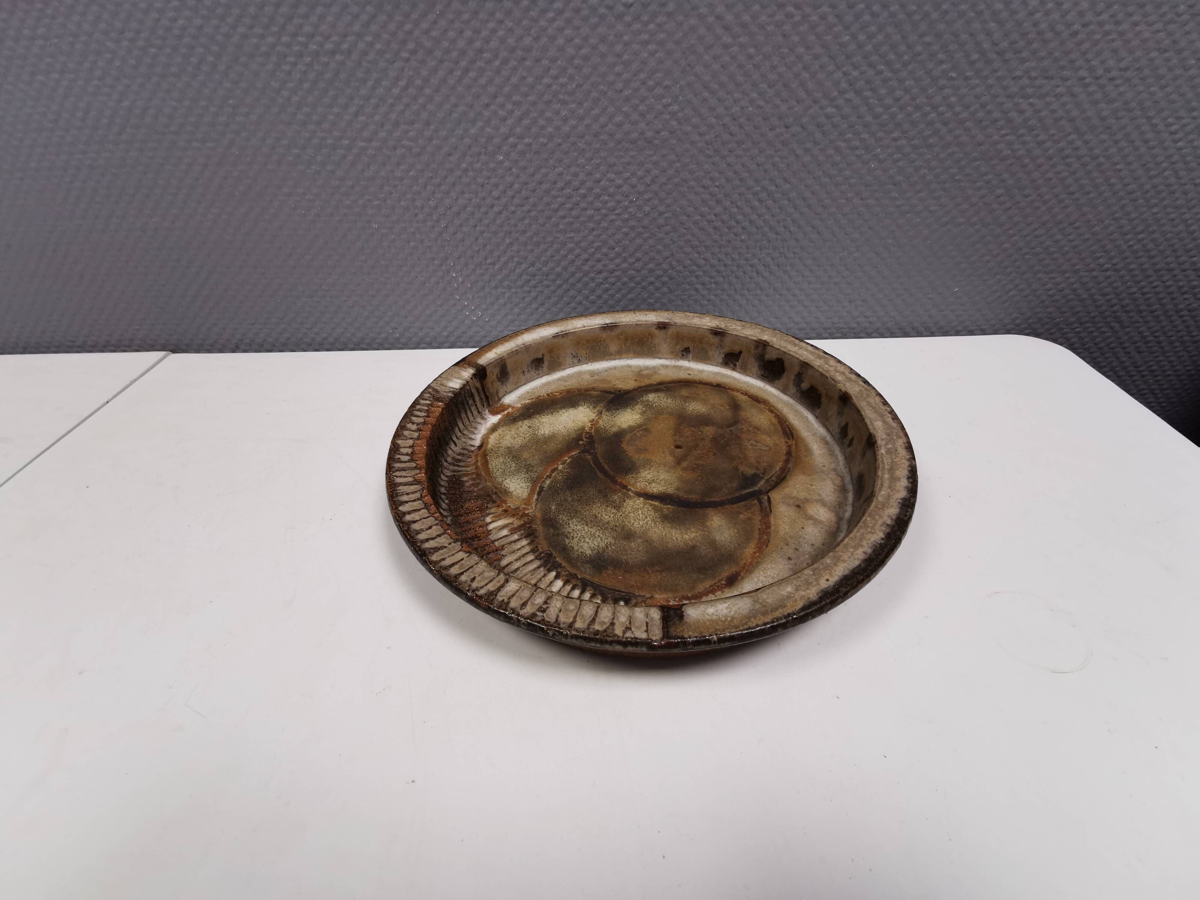 ceramic dish by Axel Larsen for his own company Axella Denmark 1970s.