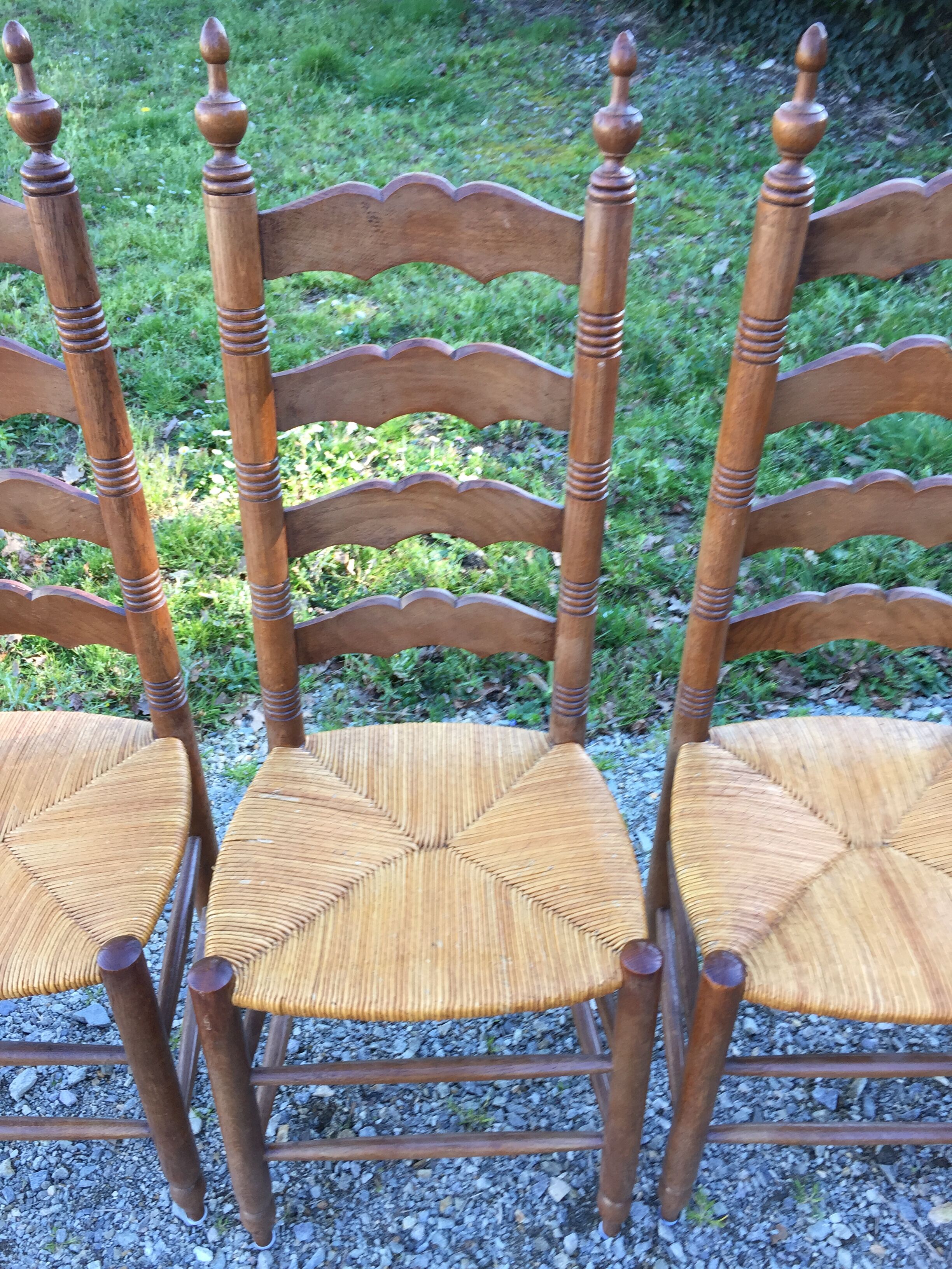 Vintage mulched chairs with high oak backrests with turned legs