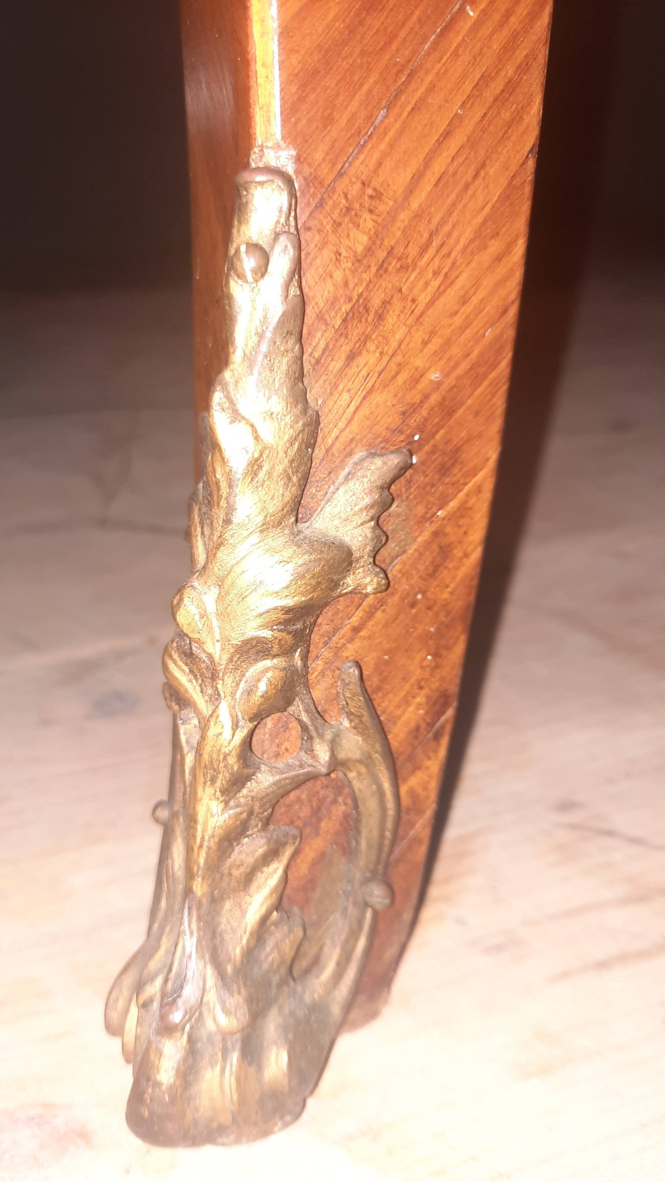 Commode en marquetterie style Louis XV