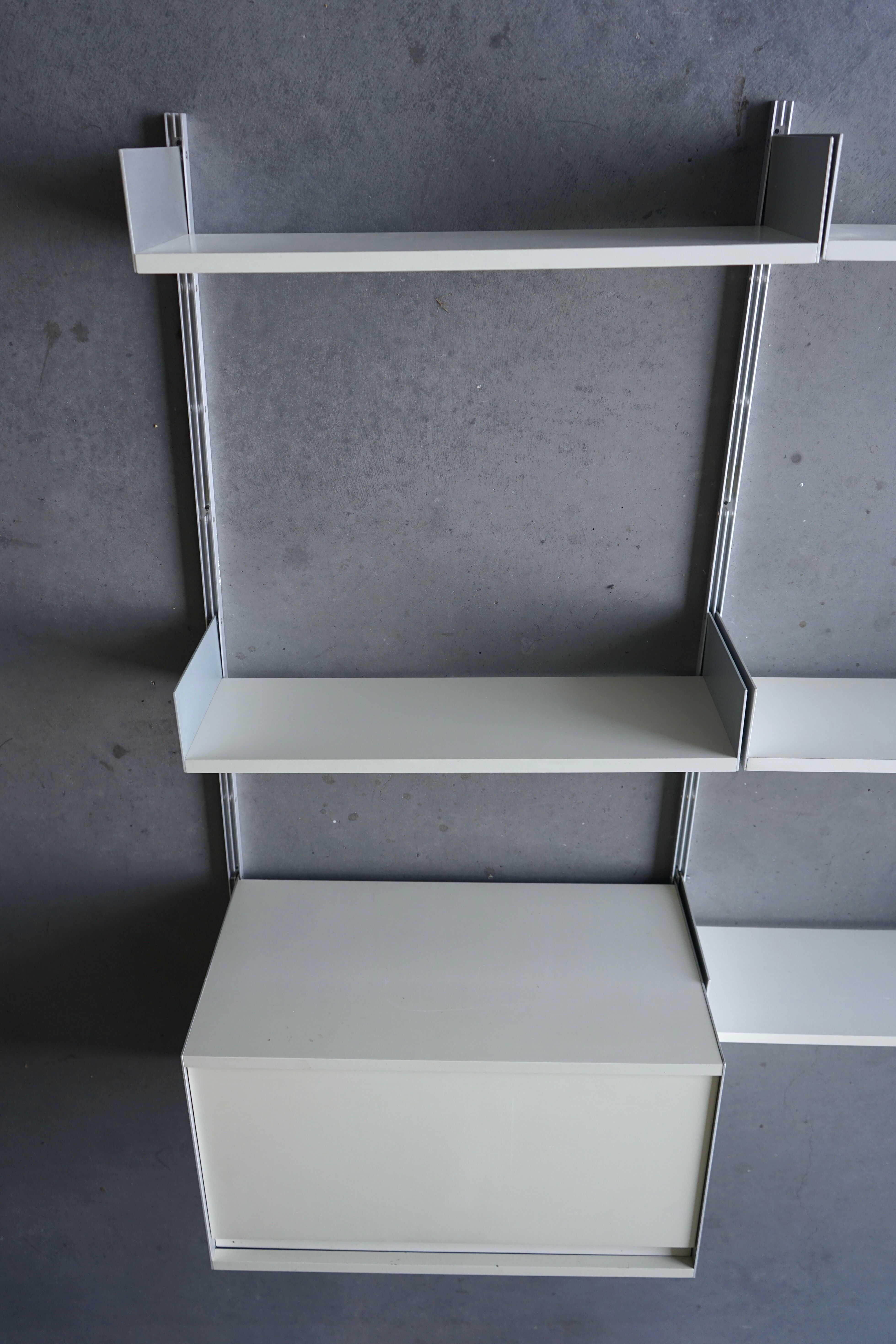 Wall Shelving Unit model 606 by Dieter Rams for Vitsoe. 1960s