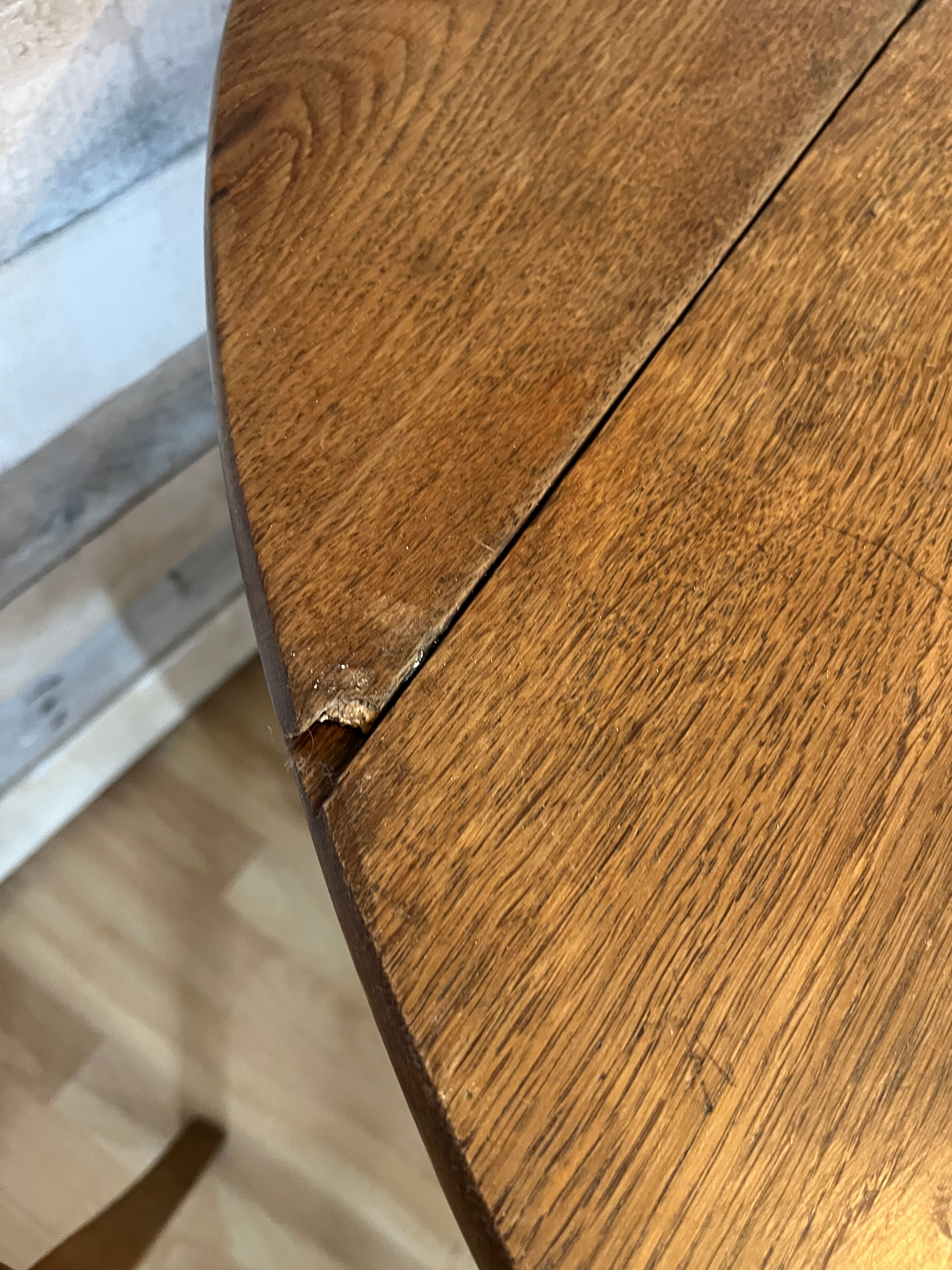 Round table with flaps