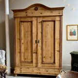 Hat cabinet with 2 doors