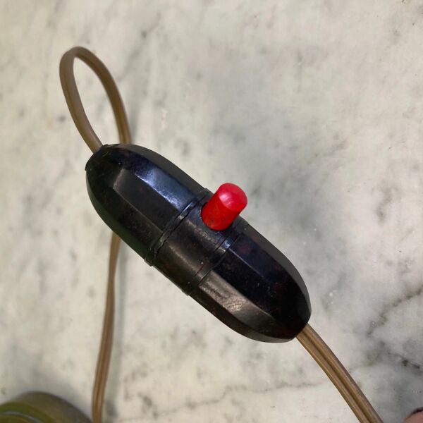 Grand pied de lampe en bronze fin 19ème. Lampe de table flambeau