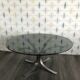 Table basse en verre vintage et pied chromé