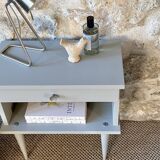 Bedside table with spindle legs
