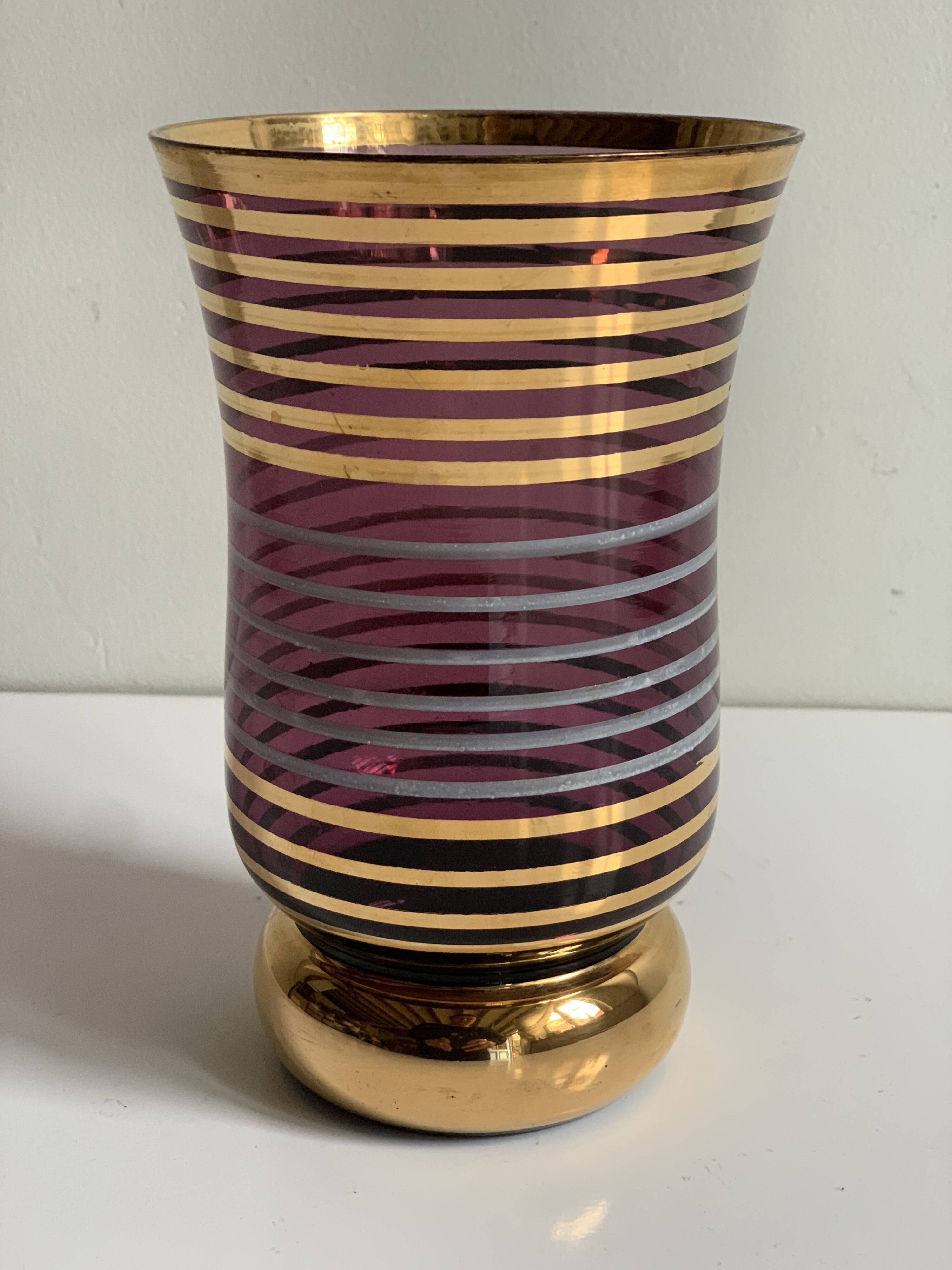 Golden vase 1950