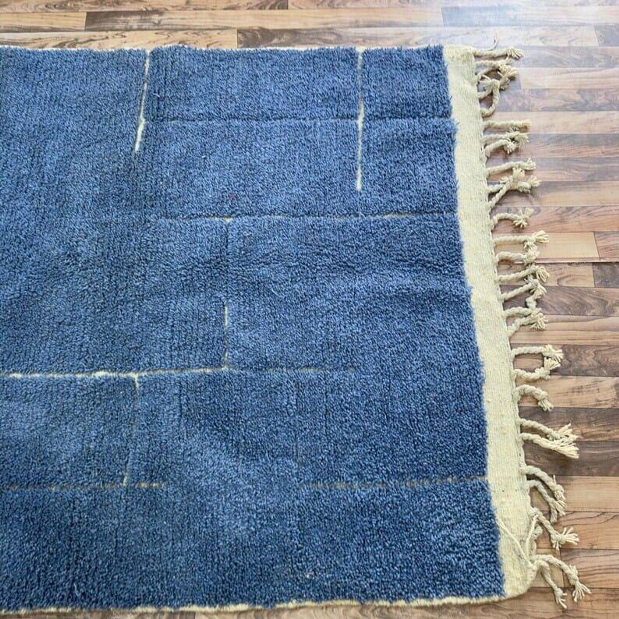 Handmade traditional beni ourain rug size 150 x 250 cm
