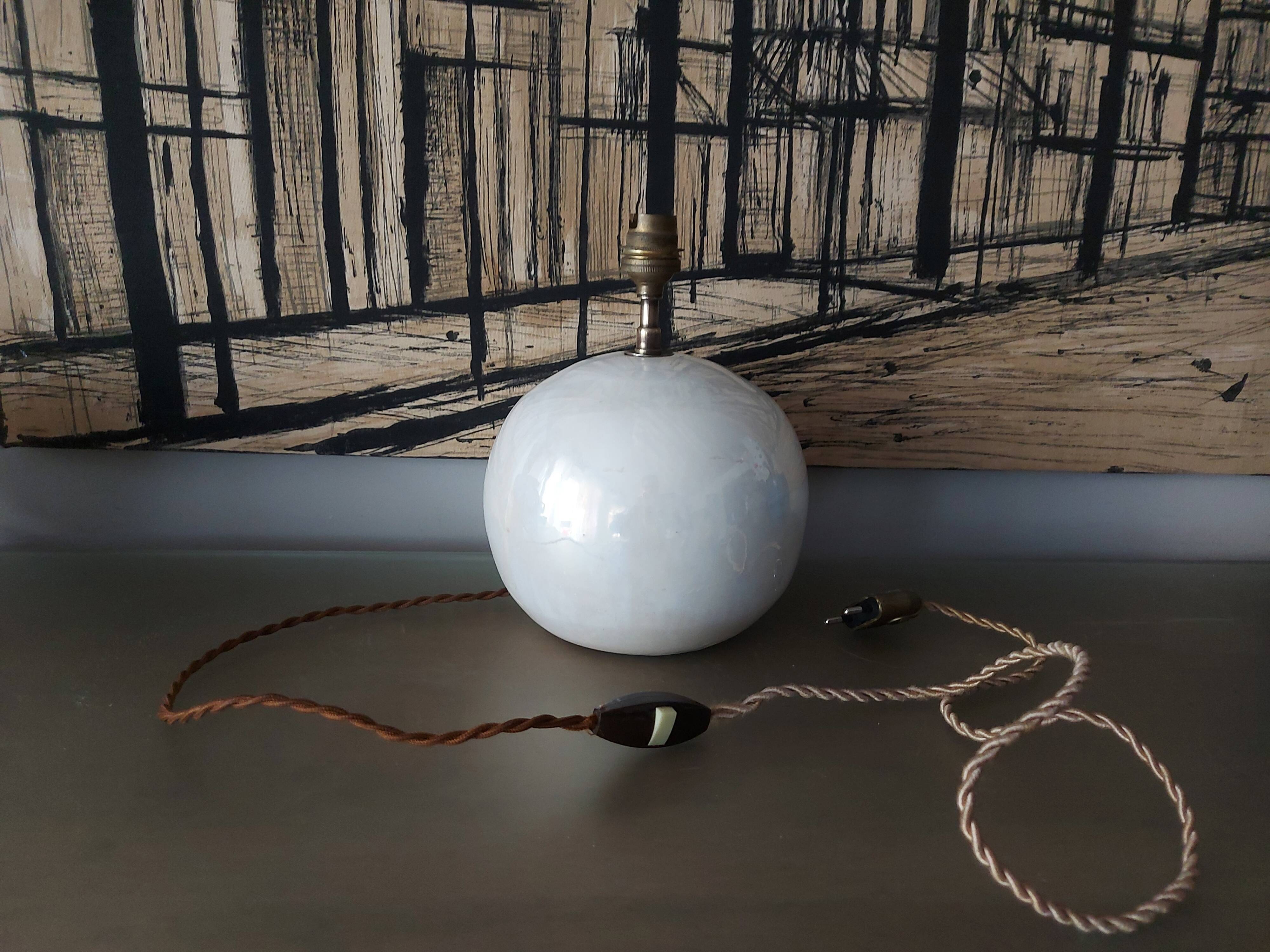 Ceramic lamp foot, iridescent white