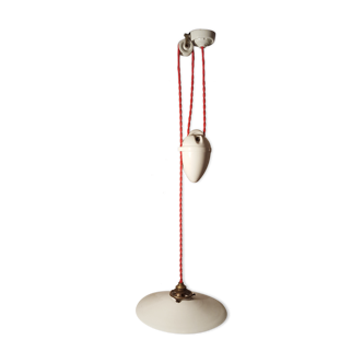 Hanging goes up & down opaline