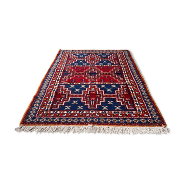 Traditional pure wool carpet