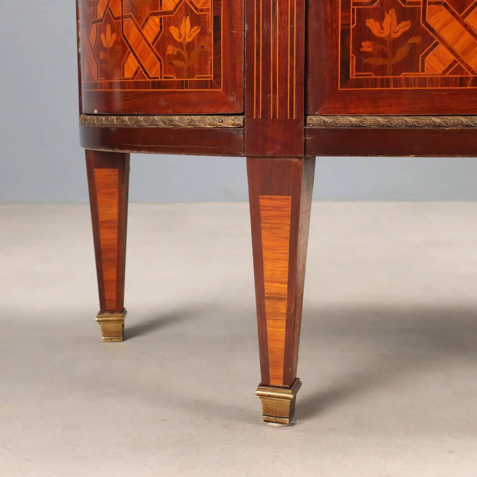 Buffet demi-lune ancien de style néoclassique XXe siècle