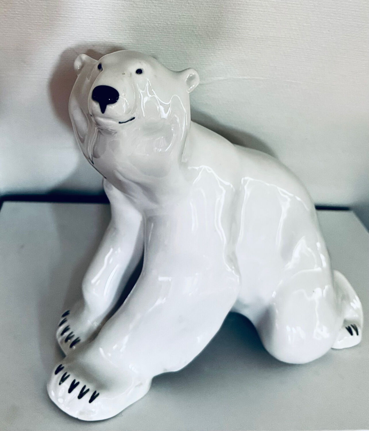 Sculpture Arctic White Bear porcelain