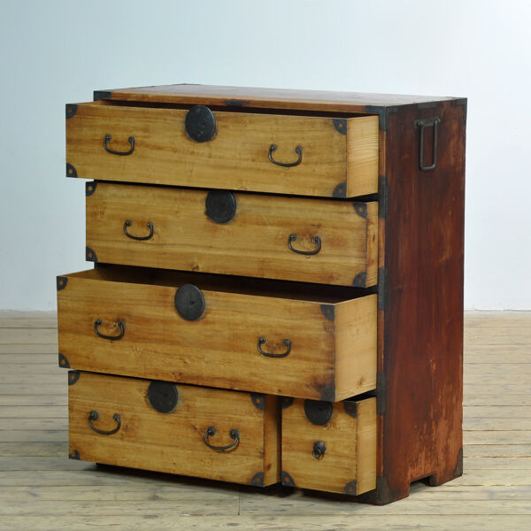 Commode Tansu japonaise, vers 1870