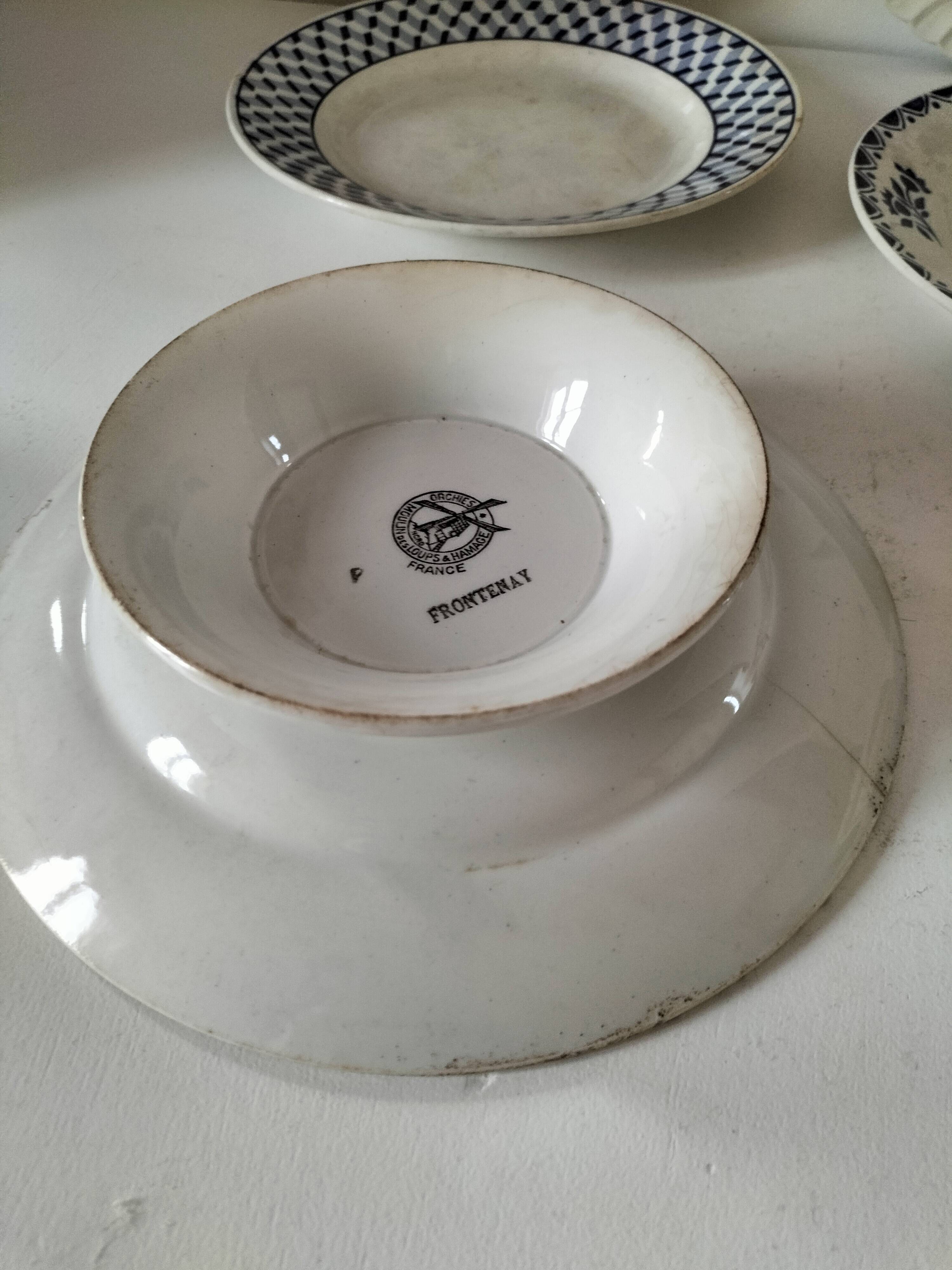 Set of 12 ironstone plates – Deep blue & red